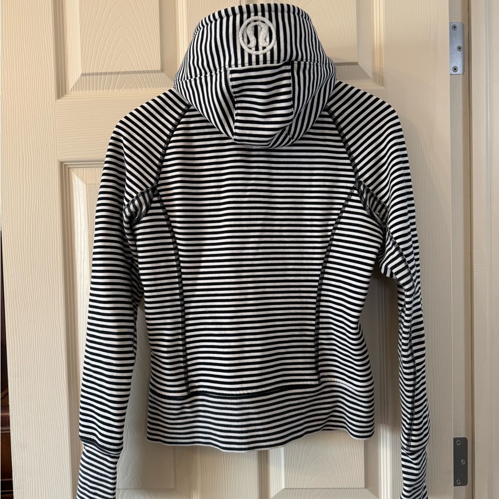 Lululemon Size 6 Black & White Stretch Cotton Scuba - Picture 2 of 3